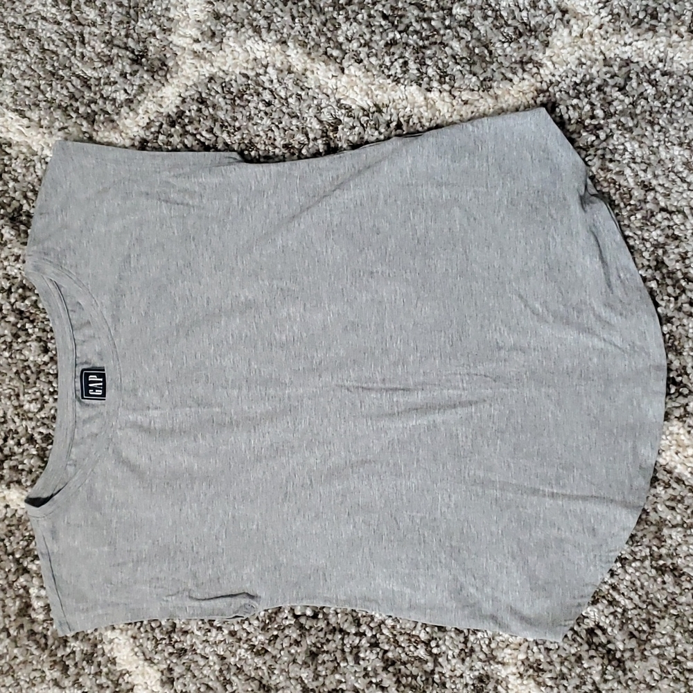 Gap Maternity tee